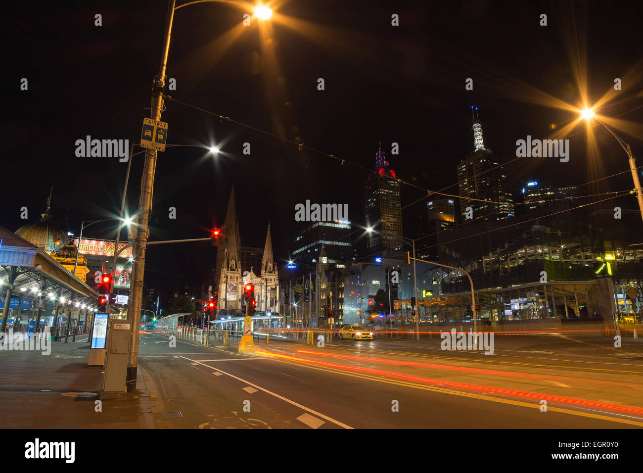 Swanston Street la nuit Melbourne Australie Banque D'Images
