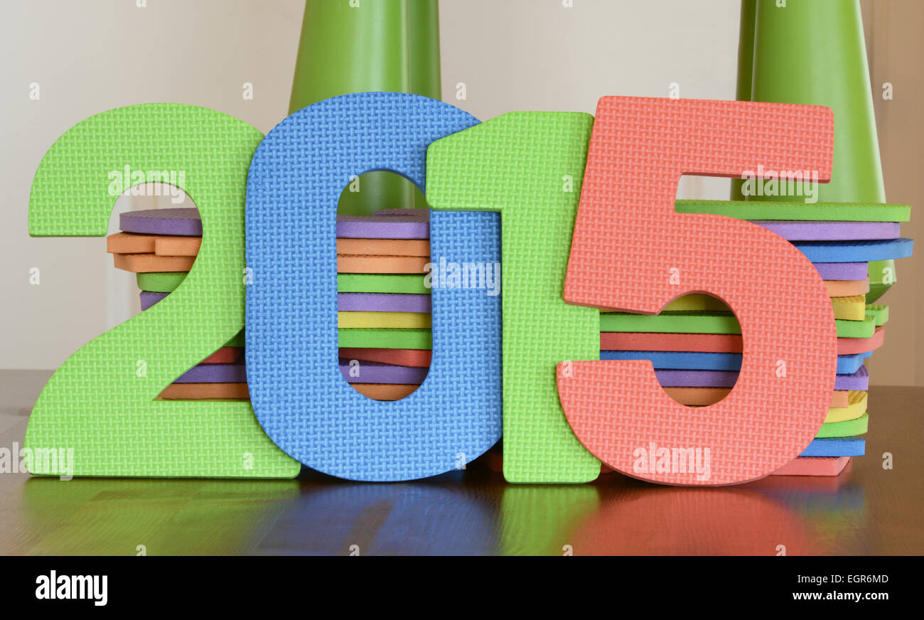 Les numéros de 2015 de couleur avec télévision jouets nombre de mousse Banque D'Images Les numéros de 2015 de couleur avec télévision jouets nombre de mousse Banque D'Images