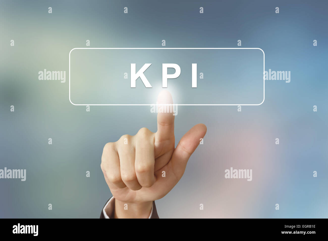 Poussant la main ou KPI bouton indicateur clé de performance Banque D'Images