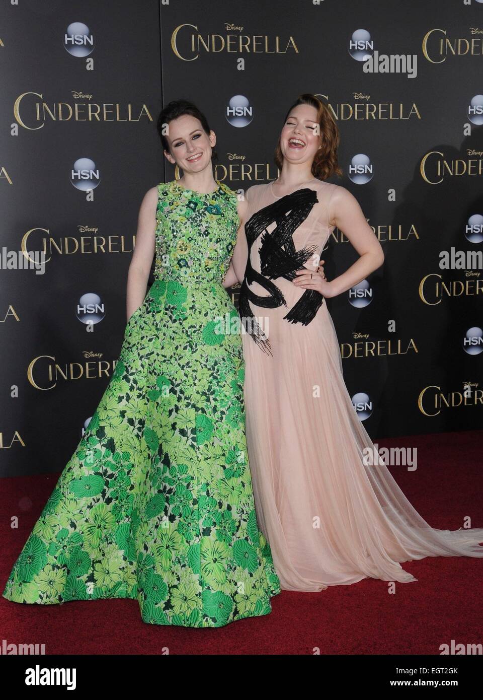 Sophie McShera, Holliday Grainger aux arrivées de Cinderella Premiere, El Capitan Theatre, Los Angeles, CA 1 mars 2015. Photo par : Elizabeth Goodenough/Everett Collection Banque D'Images