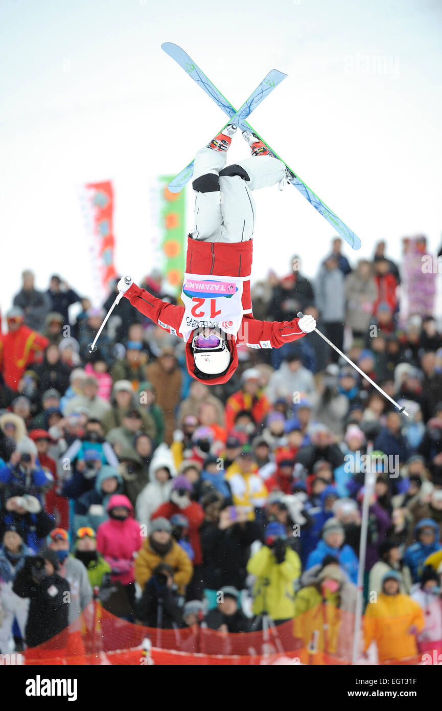 Tazawako, Akita, Japon. 28 Février, 2015. Junko Hoshino (JPN) Ski acrobatique : FIS Coupe du Monde de Ski acrobatique en bosses femmes Tazawako, Akita, Japon . © Hiroyuki Sato/AFLO/Alamy Live News Banque D'Images