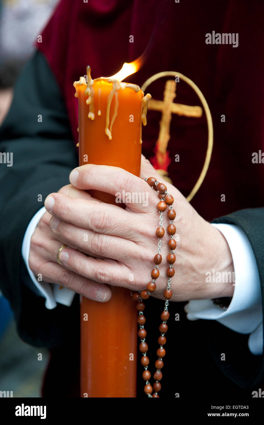 Semaine sainte la Semaine Sainte, le plus grand festival religieux andalousie mains Croix, chapelet espagne vacances de Pâques Malaga voyage Banque D'Images
