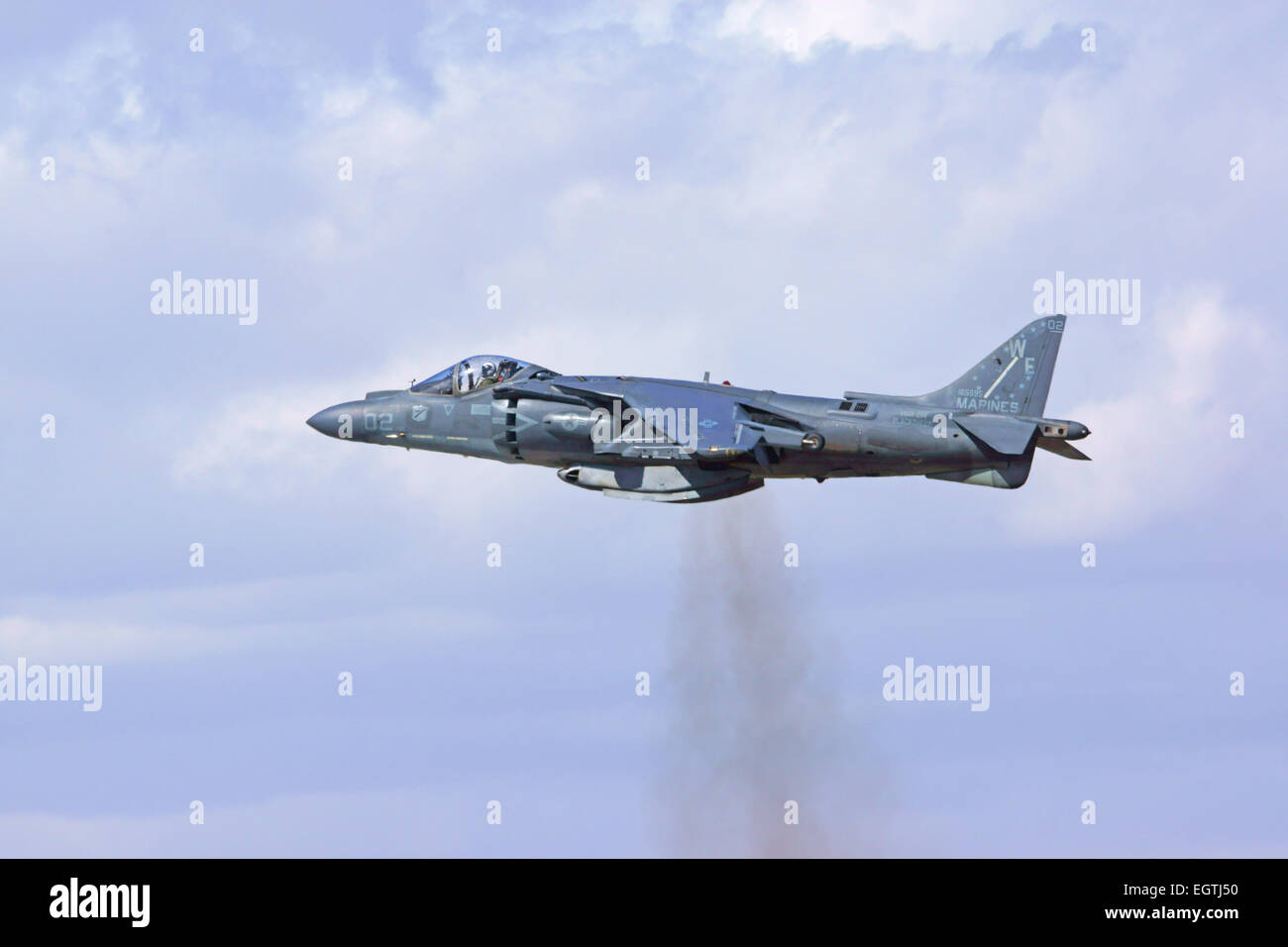 AV-8 Harrier de voler grâce au spectacle aérien de 2015 à Yuma Yuma Marine Air Station Banque D'Images