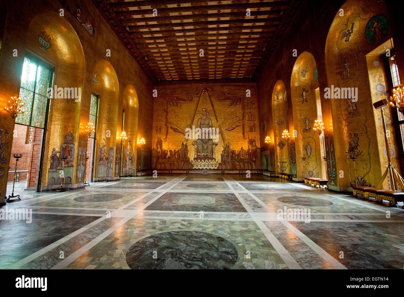STOCKHOLM, Suède - 26 juillet : Intérieur de Golden Hall de l'Hôtel de Ville de Stockholm le 26 juillet 2012 à Stockholm, en Suède. Le Golde Banque D'Images