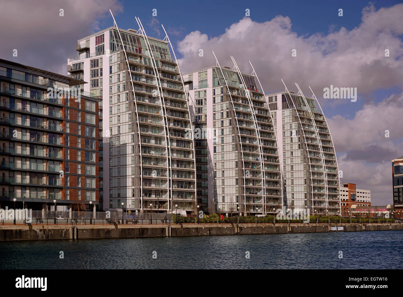 Les immeubles à appartements à côté de MediaCityUK à Salford, Greater Manchester, Angleterre, Royaume-Uni. Accueil à certaines parties de la BBC et ITV Banque D'Images