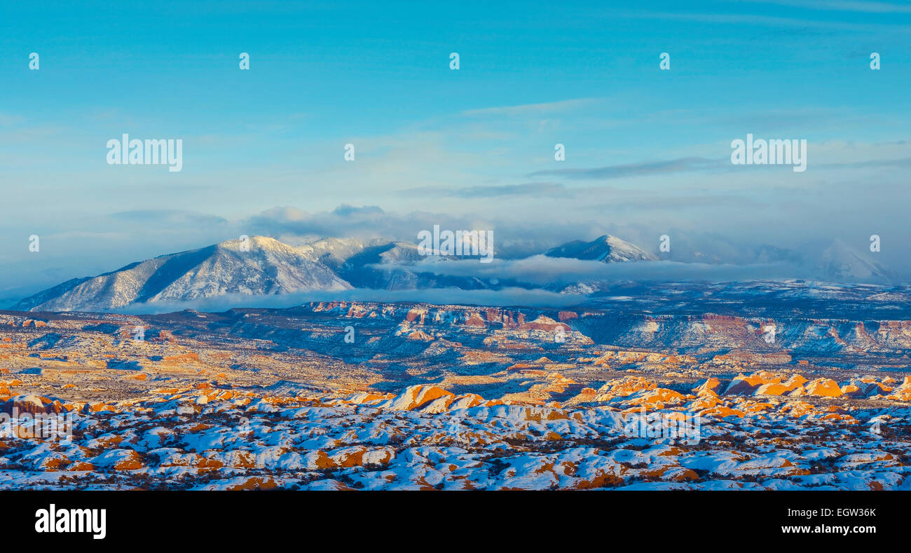 Montagnes La Sal dans l'aube lumière, Utah, United States. Banque D'Images