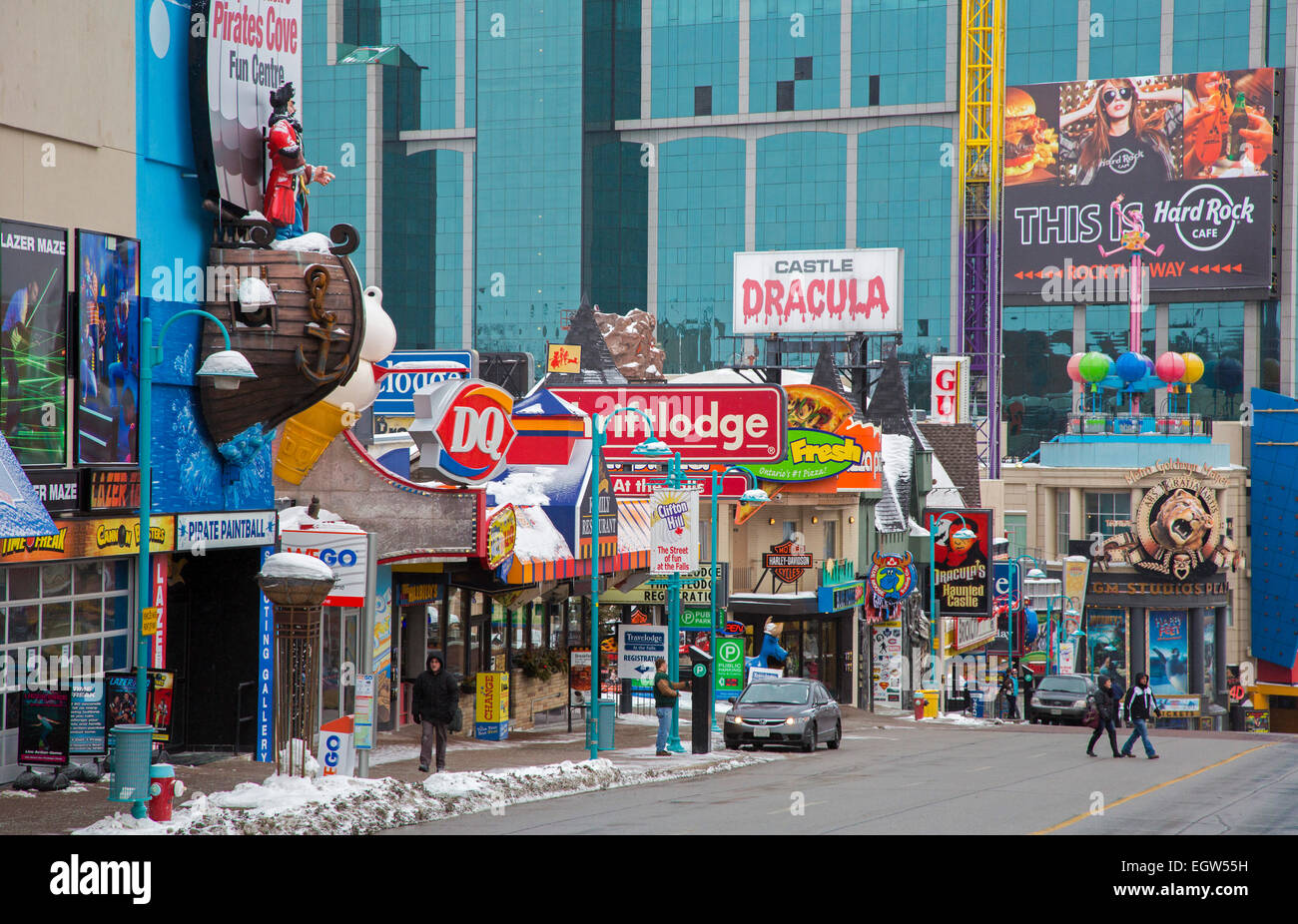 Niagara Falls, Ontario - Boutiques restauration aux touristes dans Niagara Falls, Clifton Hill quartier touristique. Banque D'Images