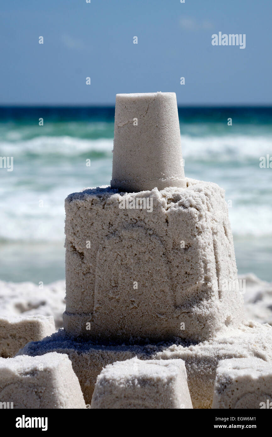 Un château de sable sur la plage d'Okaloosa clocher. Banque D'Images