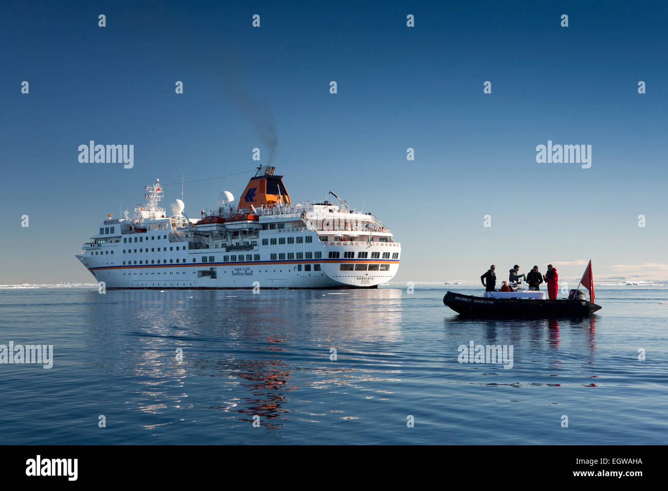 L'antarctique, mer de Weddell, Antarctique, croisière MS Hanseatic zodiac desservant champagne Banque D'Images