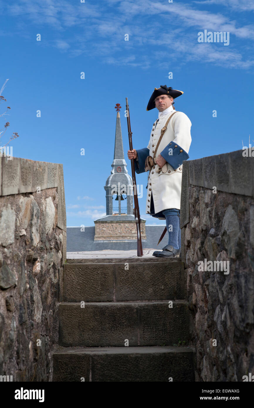 Garde debout Sentry au lieu historique national de la Forteresse-de-Louisbourg, Nouvelle-Écosse, Canada Banque D'Images