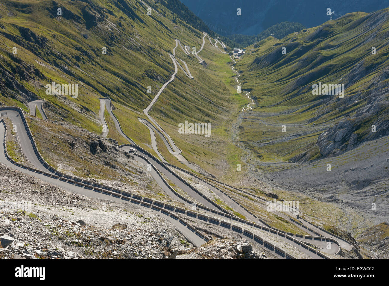 Route de col du Stelvio, route alpine de l'Est, la rampe, le parc national de Stelvio, Stelvio, le Tyrol du Sud, Vénétie, Italie Banque D'Images