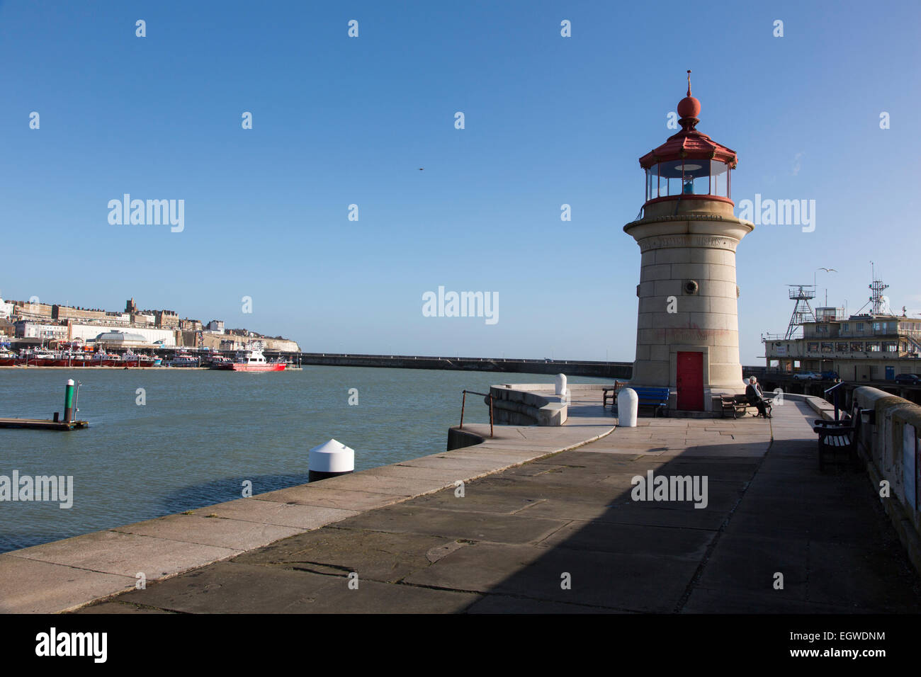 Le phare à l'entrée de l'harour à Ramsgate, Kent. Banque D'Images
