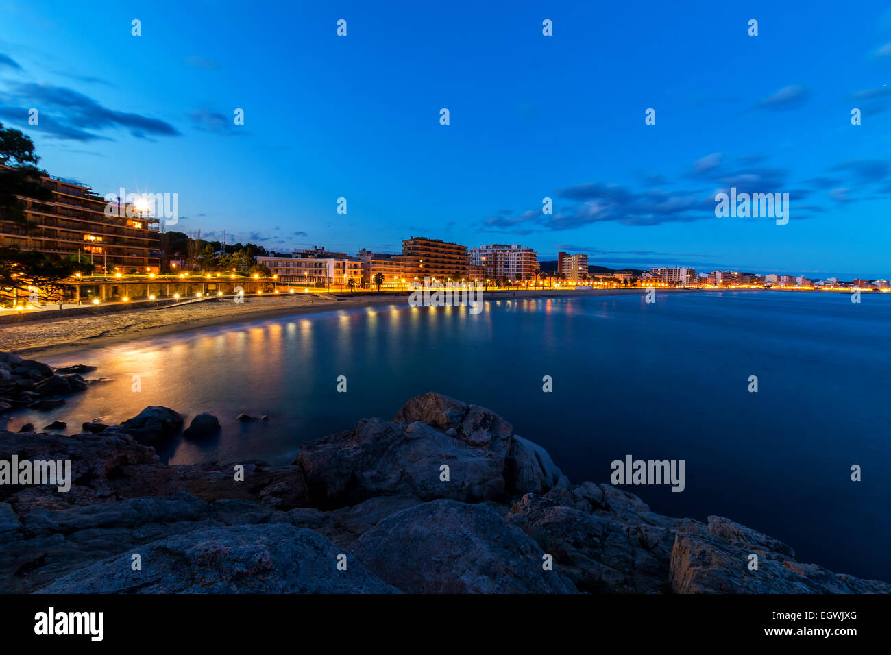 La nuit sur la Costa Brava (Espagne) Banque D'Images