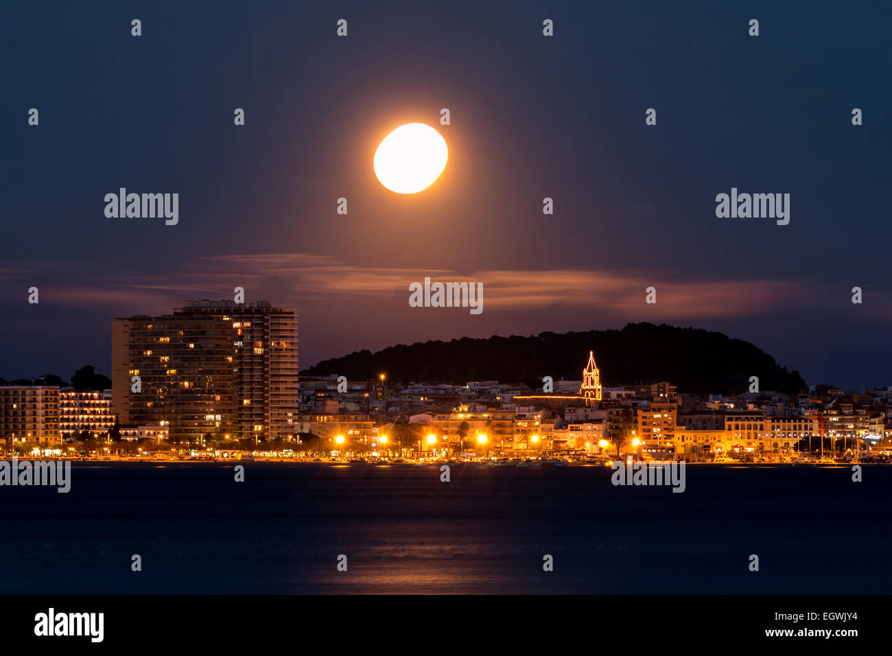 La nuit dans la Costa Brava, Palamos (Espagne) Banque D'Images