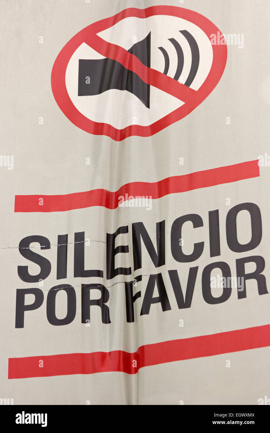 S Il Vous Plaît En Espagnol Le silence s'il vous plaît signer en espagnol affiché dans Miraflores -  Lima, Pérou Photo Stock - Alamy