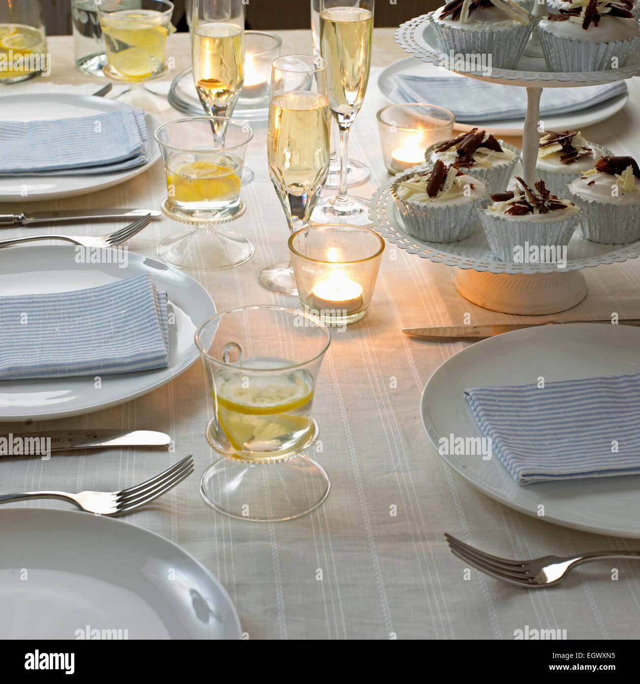 Le dîner de table Banque D'Images