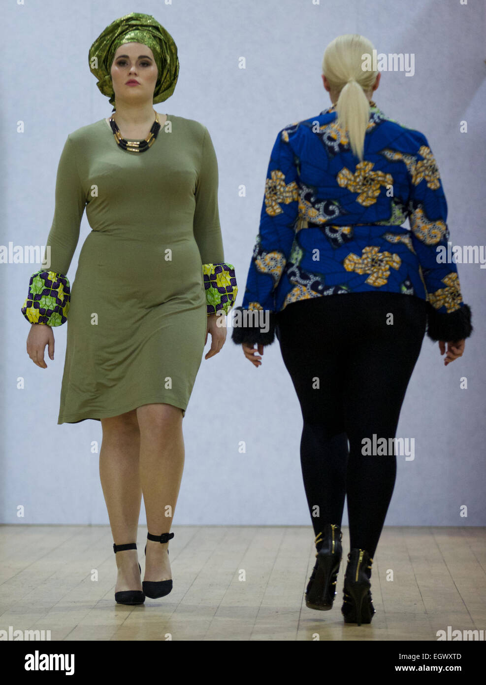 Royaume-uni, Londres : le défilé à pied des modèles à la British Grande Taille Fashion Week-end à Londres le 14 février 2014 Banque D'Images