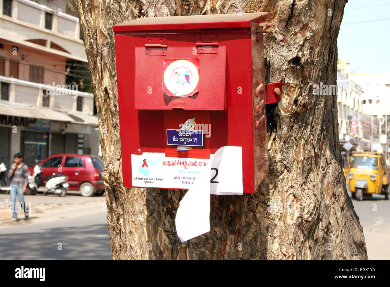 La société distribue des préservatifs contre le sida à l'aide de distributeurs automatiques dans les lieux publics en janvier 28,2012 Hyderabad,Ap,Inde. Banque D'Images