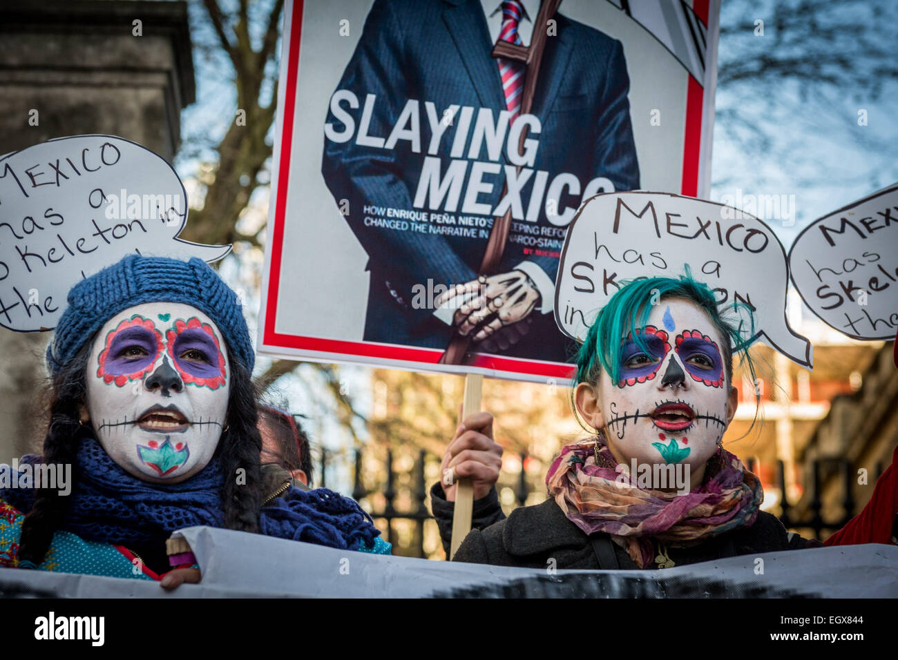 Londres, Royaume-Uni. 3 mars, 2015. Protestation contre le président du Mexique, M. Peña Nieto, U.K. visitez Crédit : Guy Josse/Alamy Live News Banque D'Images