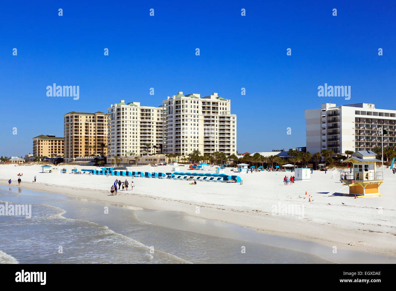 Plage de Clearwater, en Floride, l'Amérique, avec hôtels et condominiums Banque D'Images