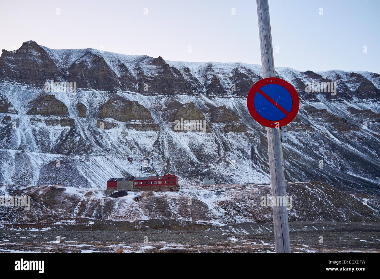 No parking sign à Longyearbyen, Svalbard. Banque D'Images