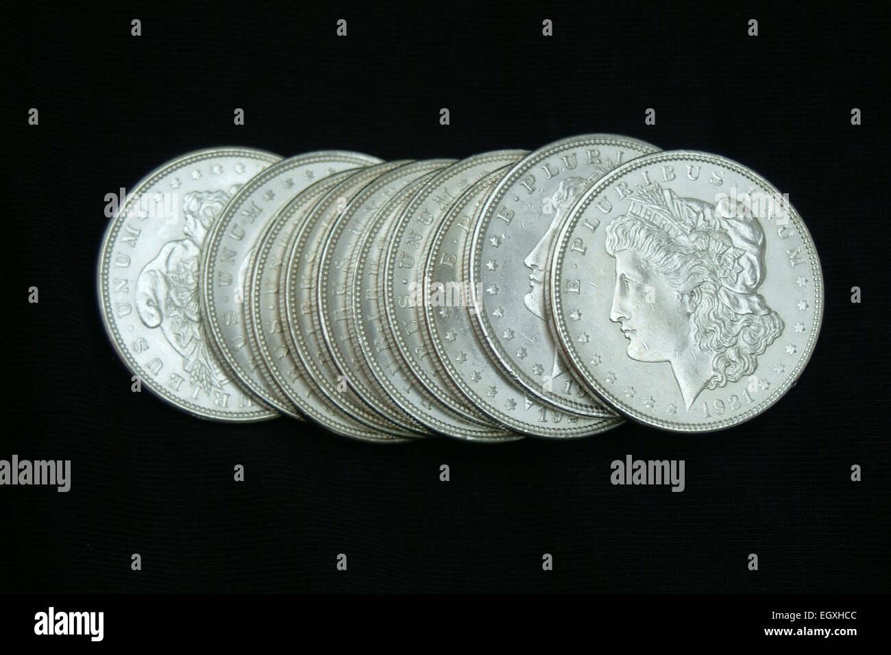 Pile de pièces en argent Morgan Dollar américain Banque D'Images