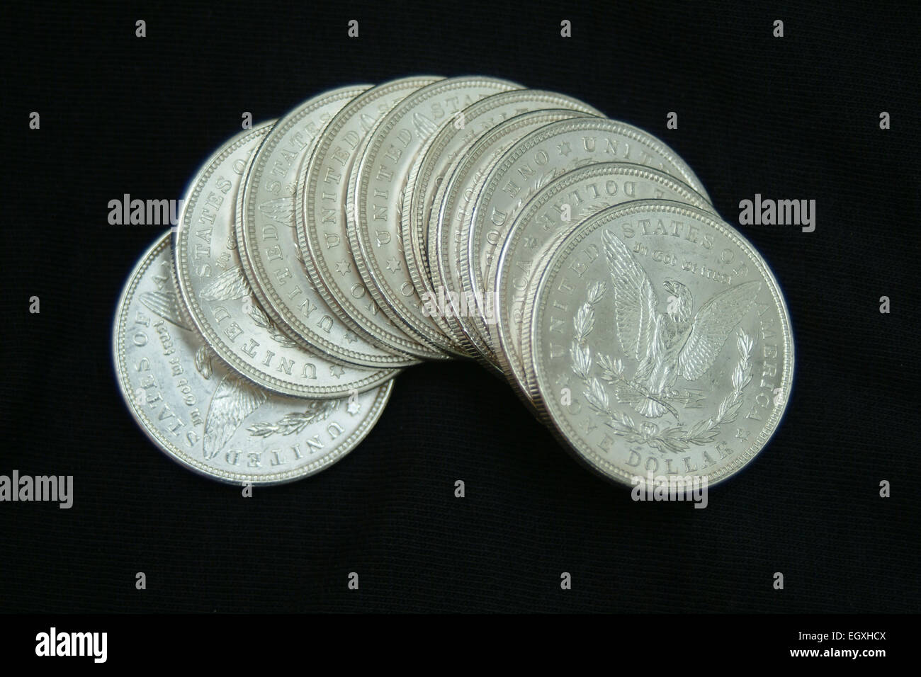Pile de pièces en argent Morgan Dollar américain Banque D'Images
