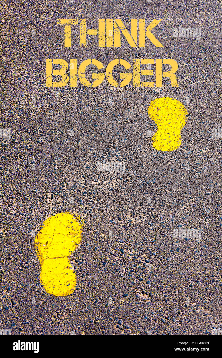 Traces jaunes sur trottoir à voir plus grand message.notion de droit Banque D'Images