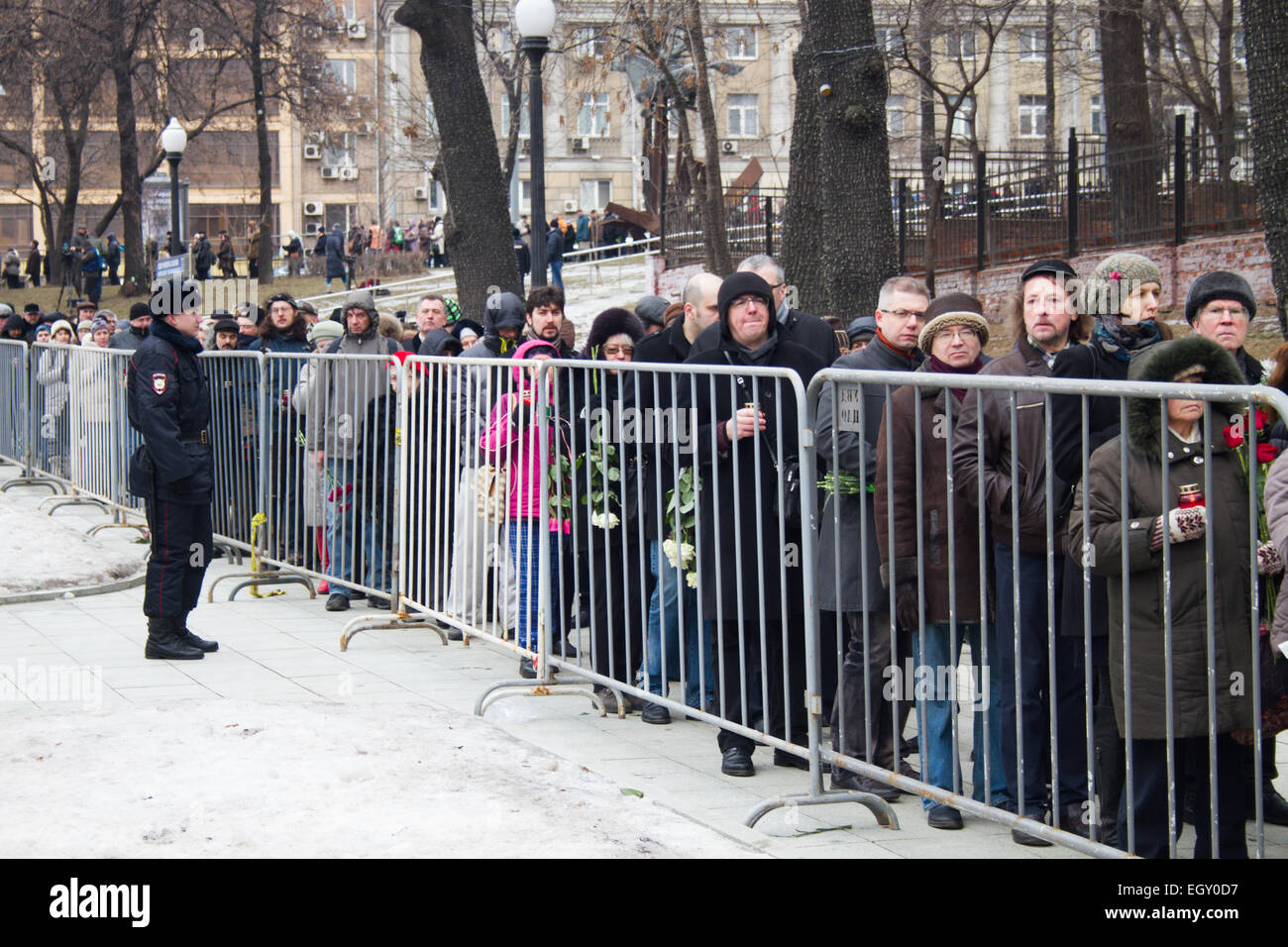 Moscou, Russie. 06Th Mar, 2015. Tourner à la cérémonie d'adieu avec les politiciens Boris Nemtsov. L'adieu à l'oppositionnel Boris Nemtsov, qui a été tué près du Kremlin Crédit : Oleg Kozyrev/Alamy Live News Banque D'Images