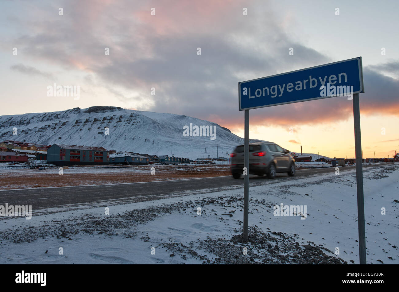 La ville de Longyearbyen signe. Banque D'Images