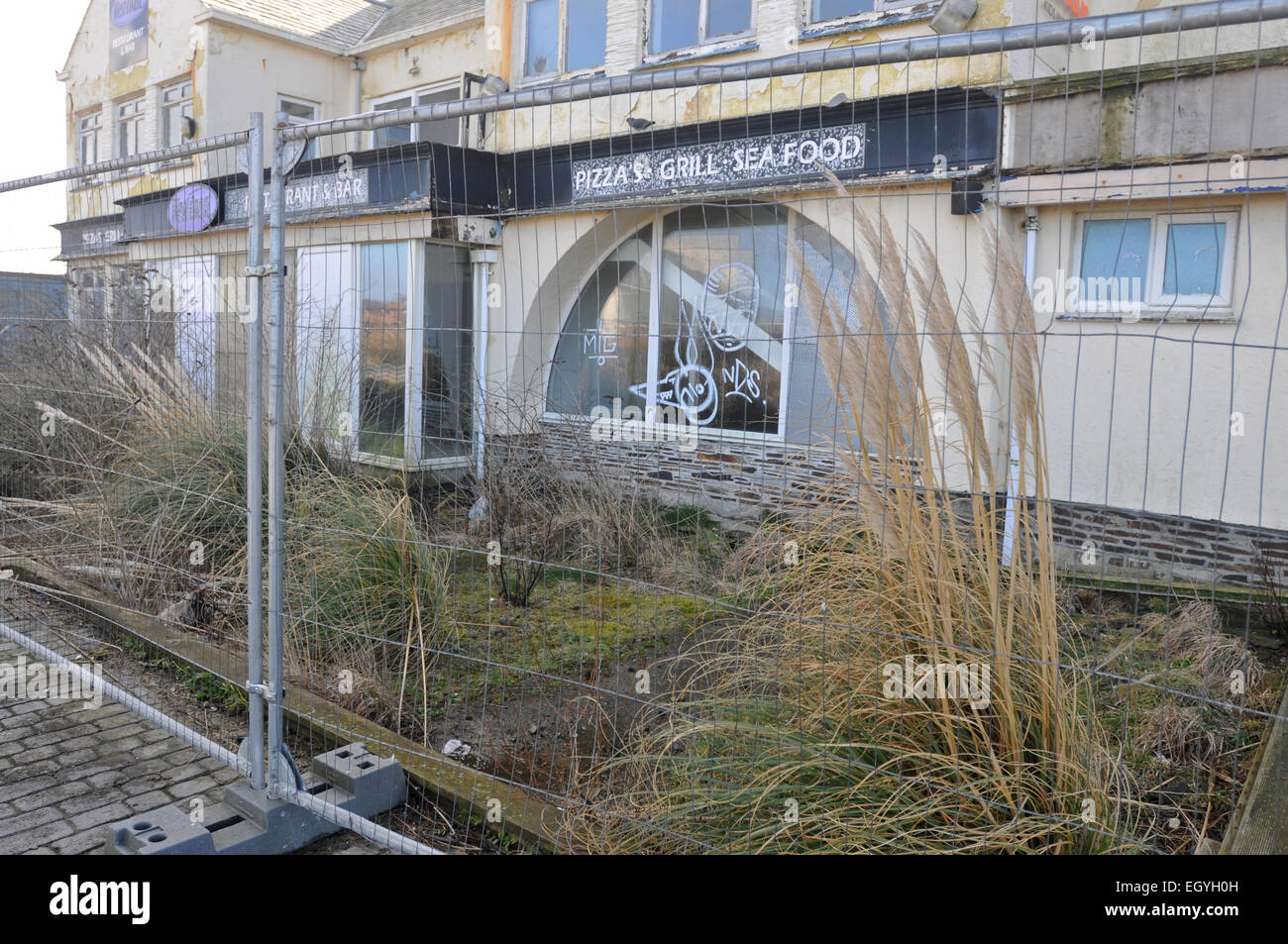 Fermé des boutiques et des restaurants à Newquay, Cornwall Banque D'Images