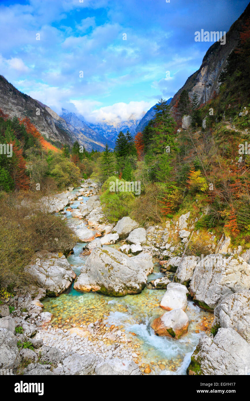 Canyon de la rivière Soca. Alpes Juliennes, en Slovénie - l'Europe. Banque D'Images