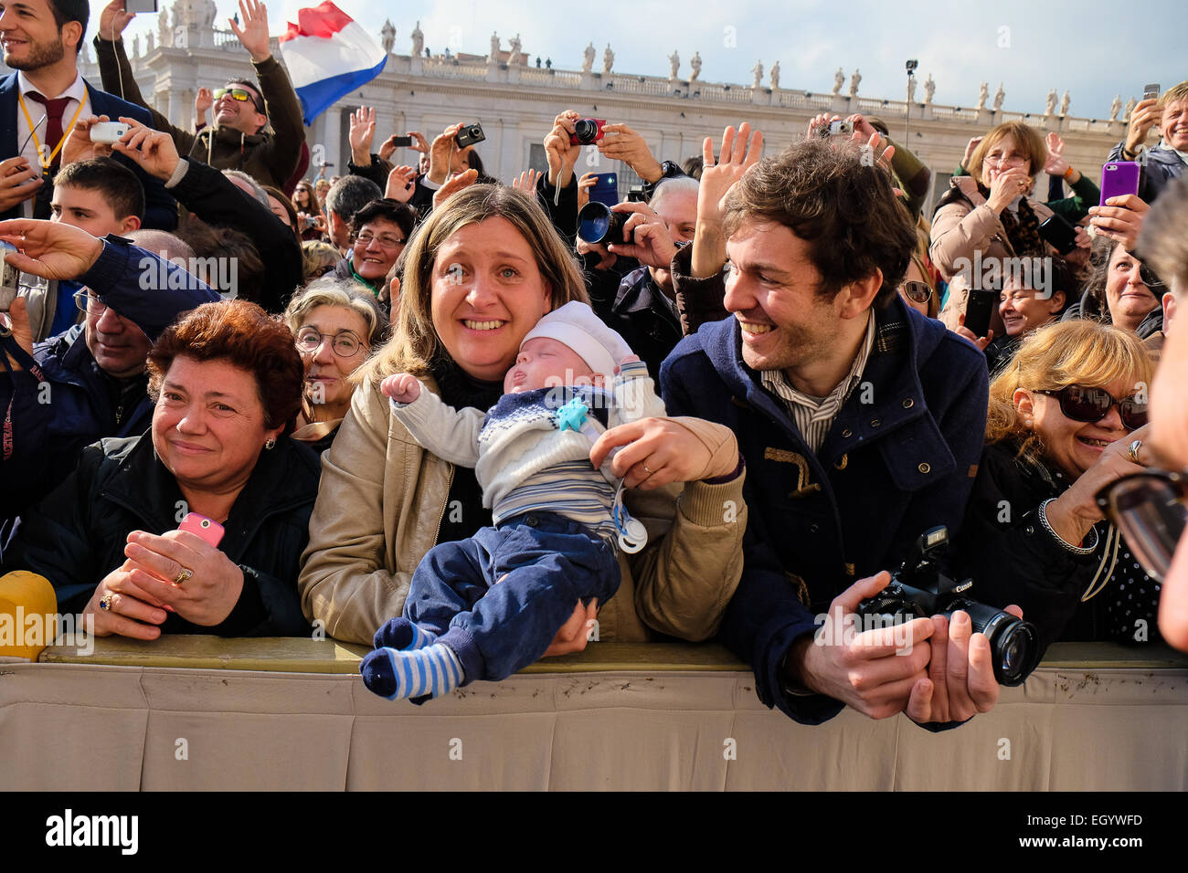 La cité du Vatican. 4 mars, 2015. Le pape François, l'Audience générale Place Saint Pierre, le 4 mars 2015 Crédit : Realy Easy Star/Alamy Live News Banque D'Images