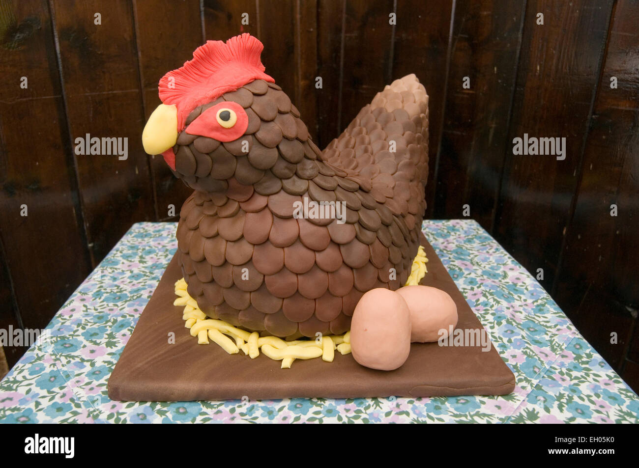 Gateaux Gateaux Faire Nouveaute Bouilloire En Forme De Cuisson De Poulet Glace Glace Massepain De Givrage De L Anniversaire De La Comedie Photo Stock Alamy