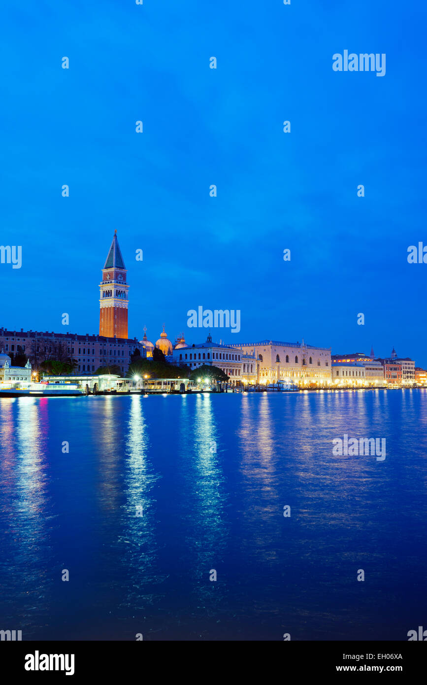 L'Europe, Italie, Vénétie, Venise, Le Campanile di San Marco dans la lagune de Venise Banque D'Images