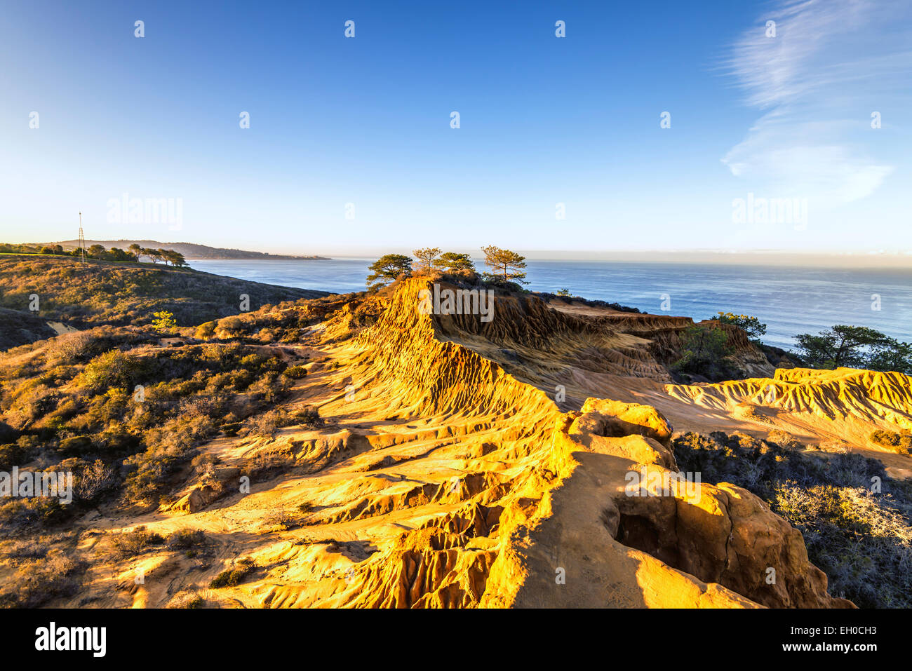 Le soleil levant éclairant de Broken Hill. Torrey Pines State Parc Naturel. La Jolla, Californie, États-Unis. Banque D'Images