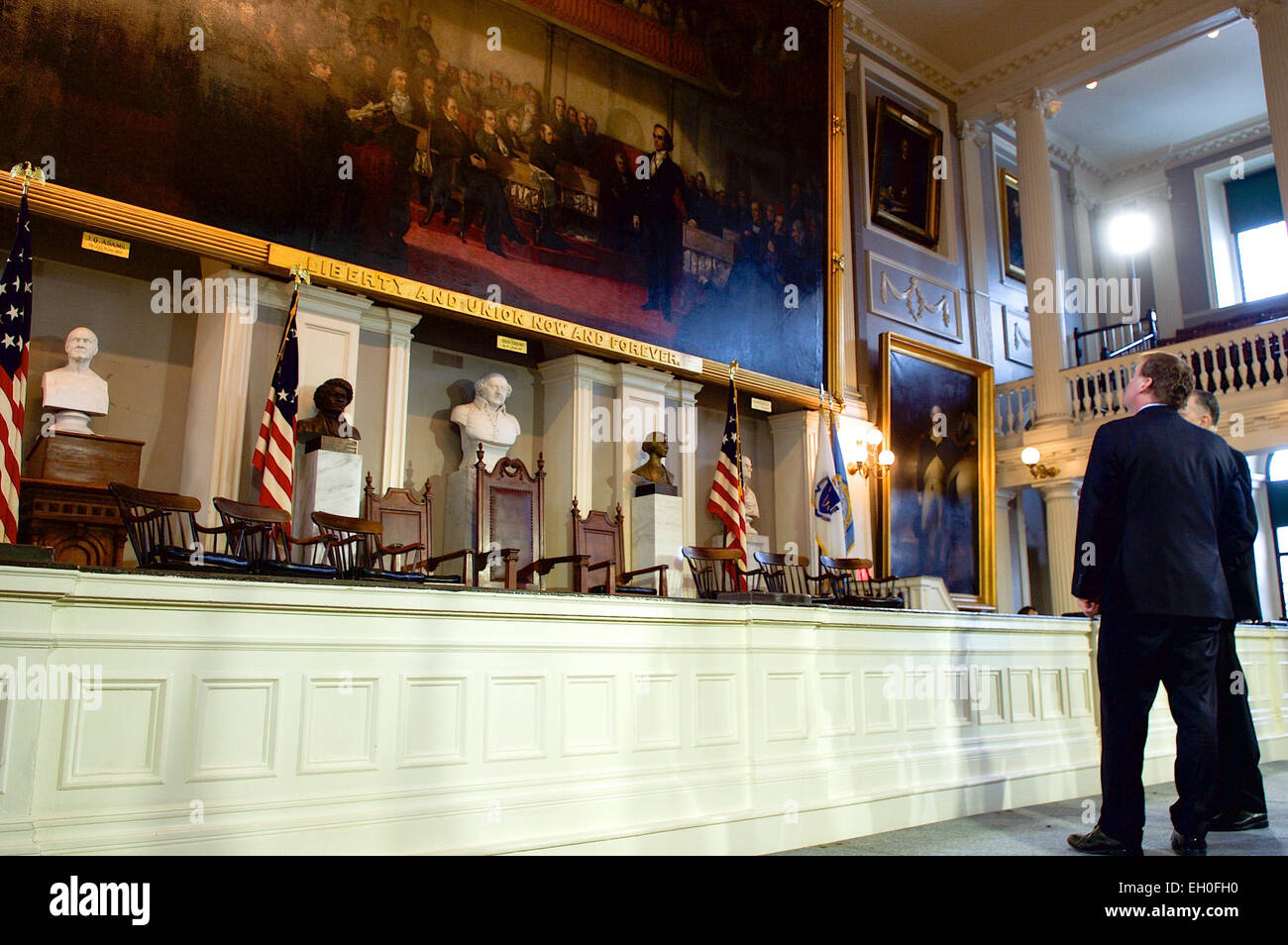 Le ministre canadien des Affaires étrangères John Baird ressemble à "Webster répondant à Hayne," qui décrit le sénateur du Massachusetts Daniel Webster débattre avec le sénateur Robert Hayne sur la préservation de l'Union européenne lorsque les États-Unis était au bord de la guerre civile, au cours d'une pause dans la réunion ministérielle de l'Amérique du Nord a porté sur les questions de coopération trilatérale avec le secrétaire d'Etat John Kerry et le ministre des Affaires étrangères mexicain José Antonio Meade dans le Grand Hall du Faneuil Hall dans la ville natale de secrétaire de Boston (Massachusetts), le 31 janvier 2015. Banque D'Images