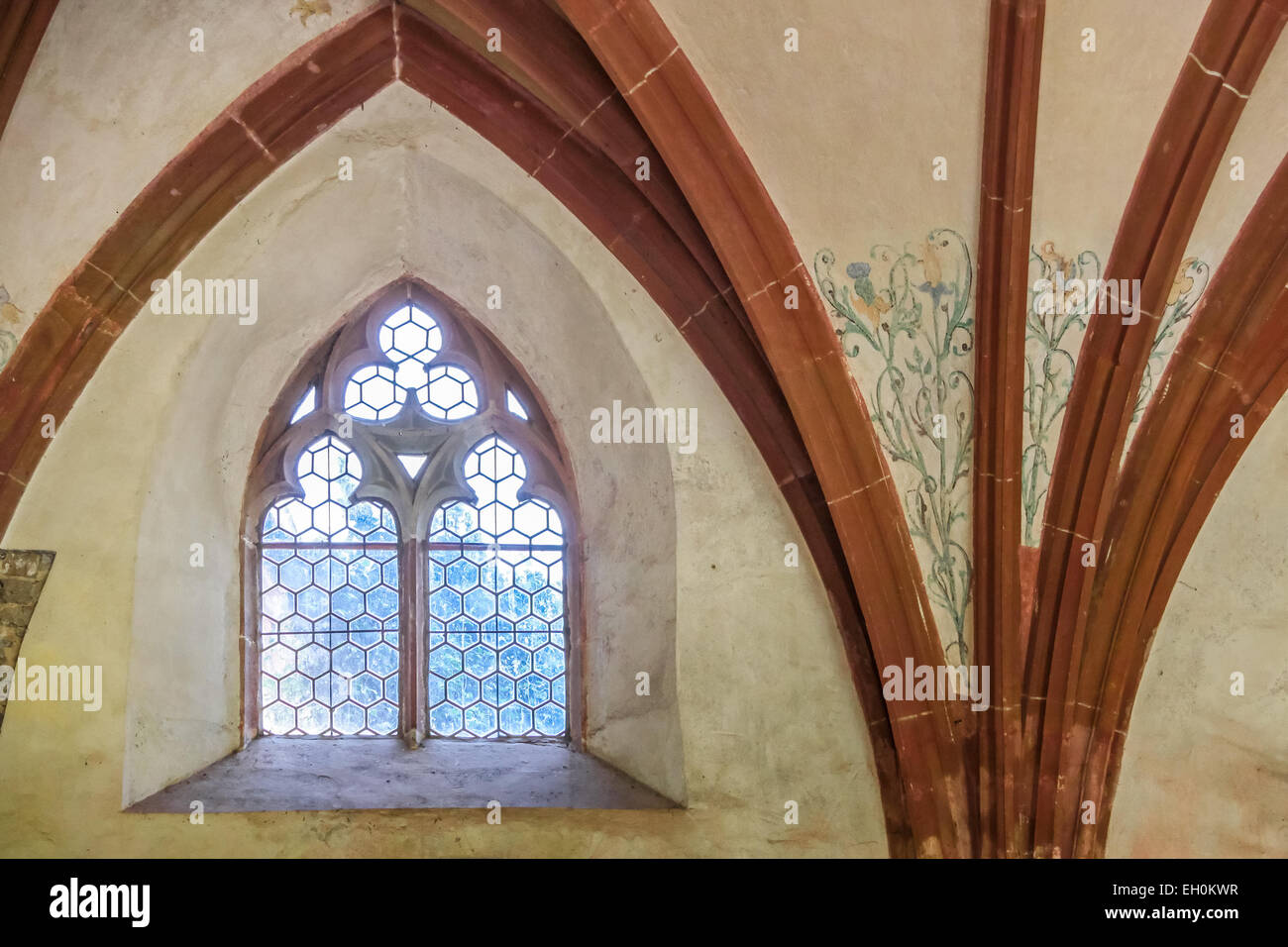 Ancienne église windows dans le monastère cistercien Shanghai, Rheingau, Hesse, Allemagne Banque D'Images