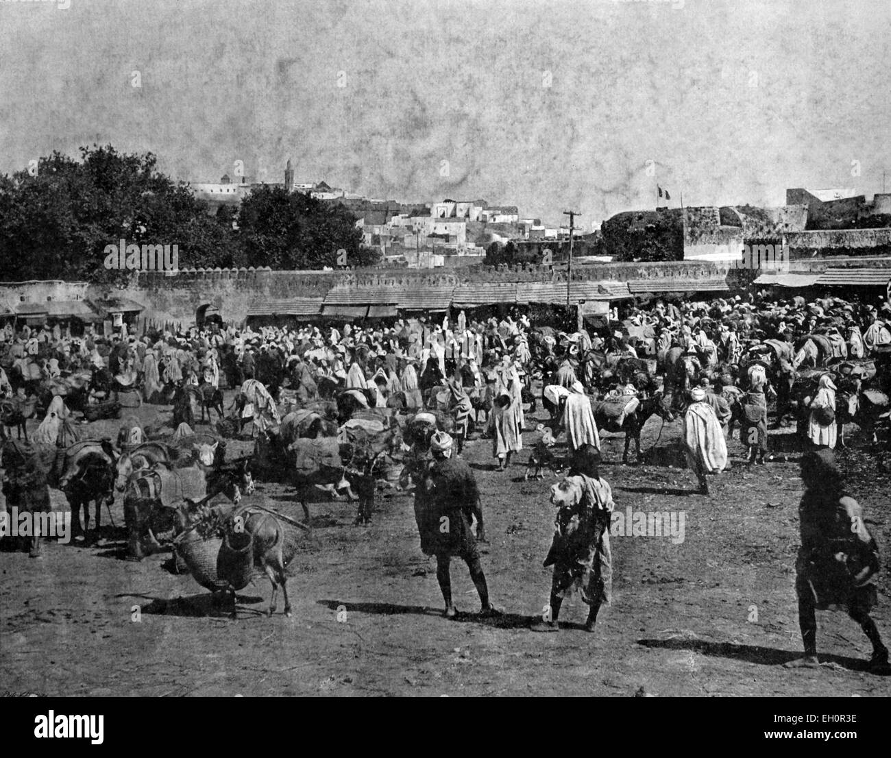 Début d'Autotype un jour de marché à Tanger, l'Algérie, de photographies historiques, 1884 Banque D'Images