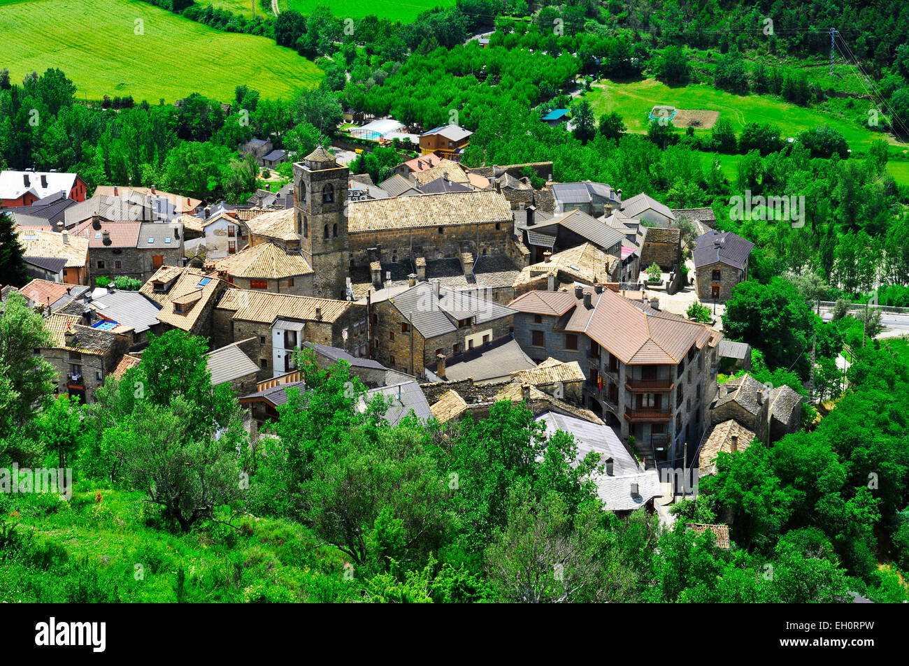 Vue aérienne de Boltanya, pittoresque et d'un petit village dans la région de Huesca, Espagne Banque D'Images