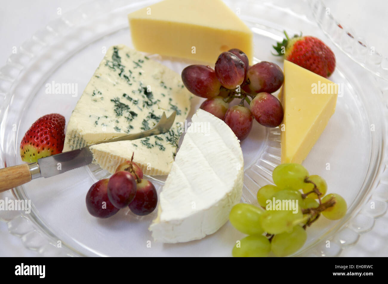 Sélection de fromages avec des raisins Banque D'Images