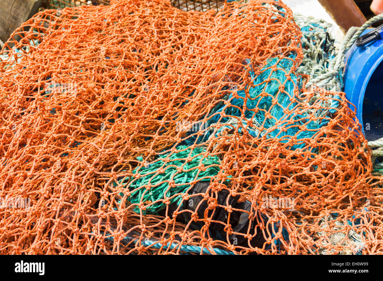 Tas de filet de peche orange sur le quai a New Quay Ceredigion pays de Galles Photo Stock Alamy
