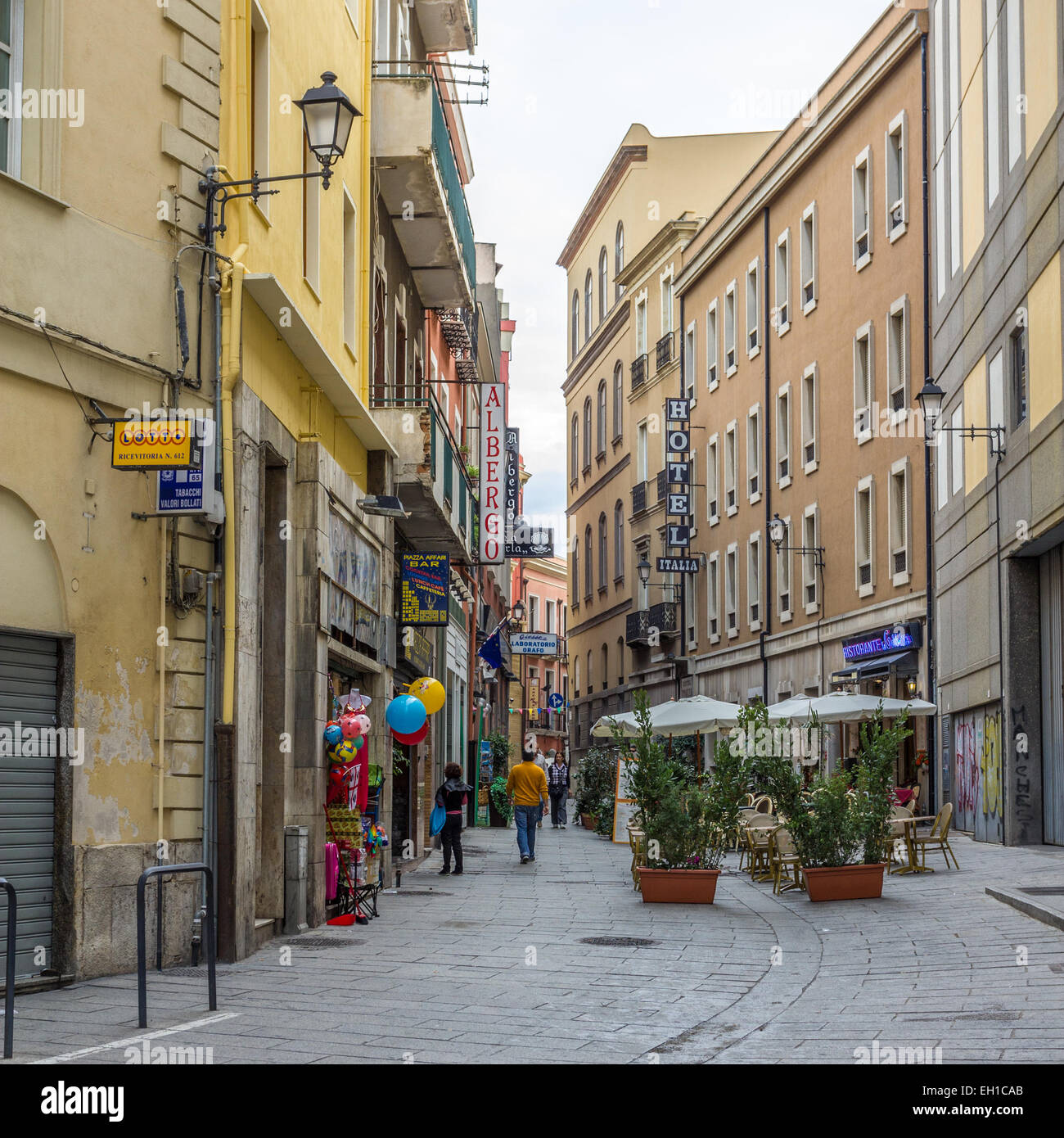 Allée de la ville de Cagliari, Italie. Banque D'Images