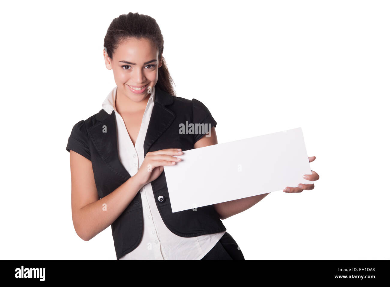 Happy young woman holding blank card - espace pour texte, isolated on white Banque D'Images