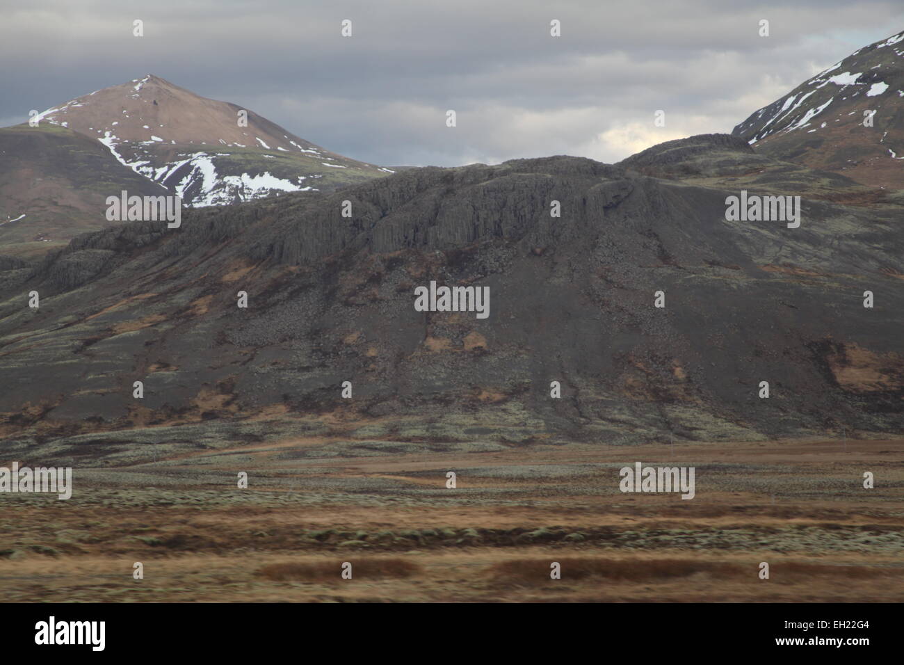 La montagne sur la croûte terrestre causée par la dorsale médio-atlantique Le Parc National de Thingvellir Islande Banque D'Images