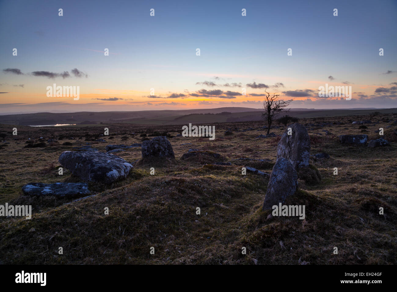Coucher de soleil sur le lac Siblyback Craddock Moor donnant sur Banque D'Images