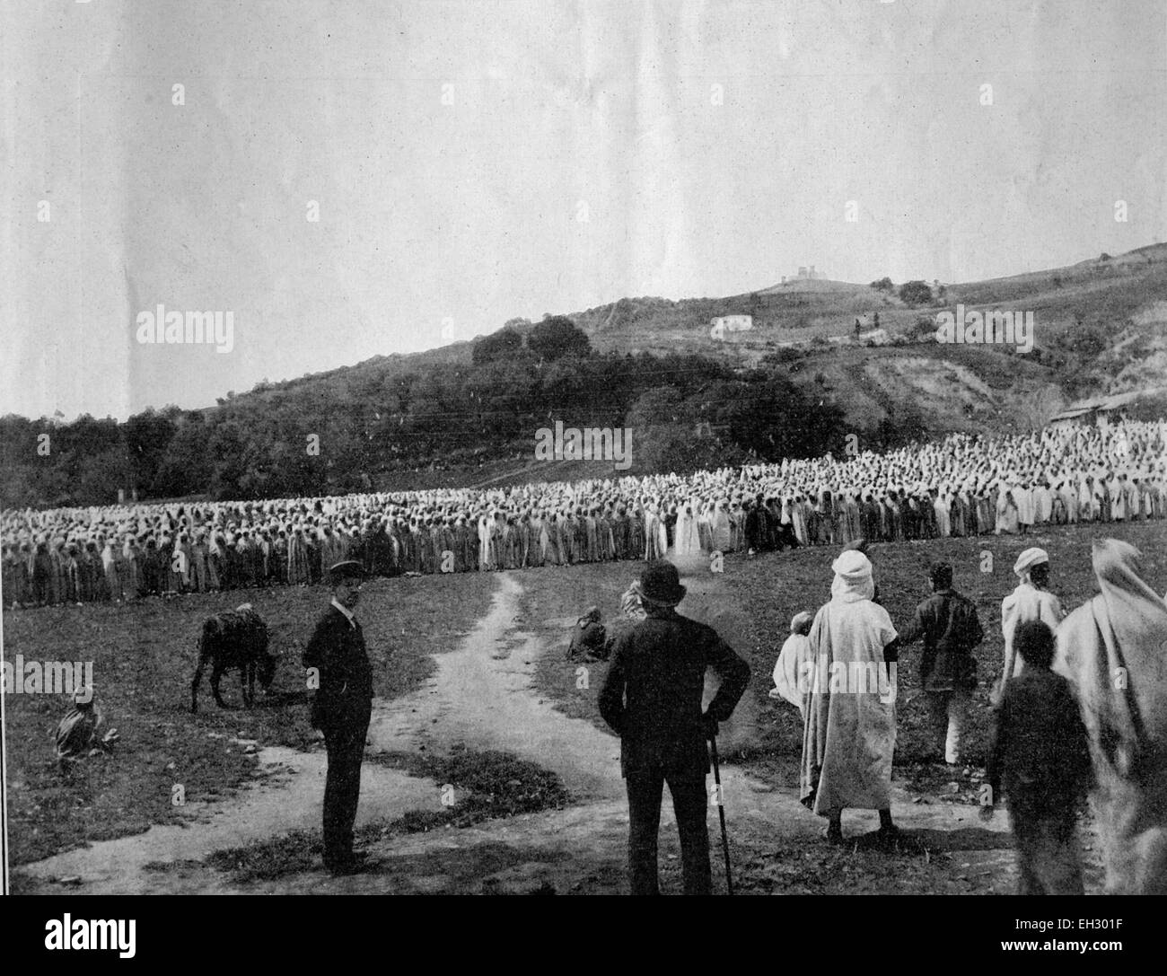 Une des premières photographies d'Autotype, pèlerins arabes sur le chemin de La Mecque Banque D'Images
