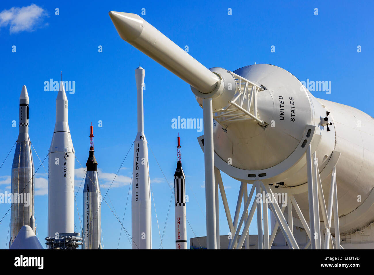 Jardin de fusée avec les missiles balistiques intercontinentaux déclassés dans le centre spatial de la NASA, Cap Canaveral, Floride, USA Banque D'Images