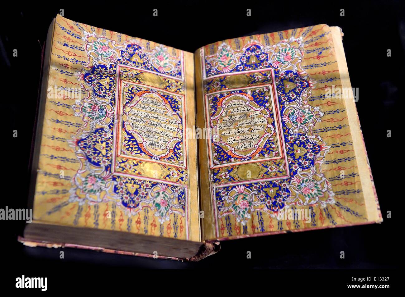 Maroc, Casablanca, Abderrahman Slaoui museum appelé le Collector's House, Coran, manuscrit Ottoman Naskh calligraphié en 1867 par Mahmoud Firhad Banque D'Images