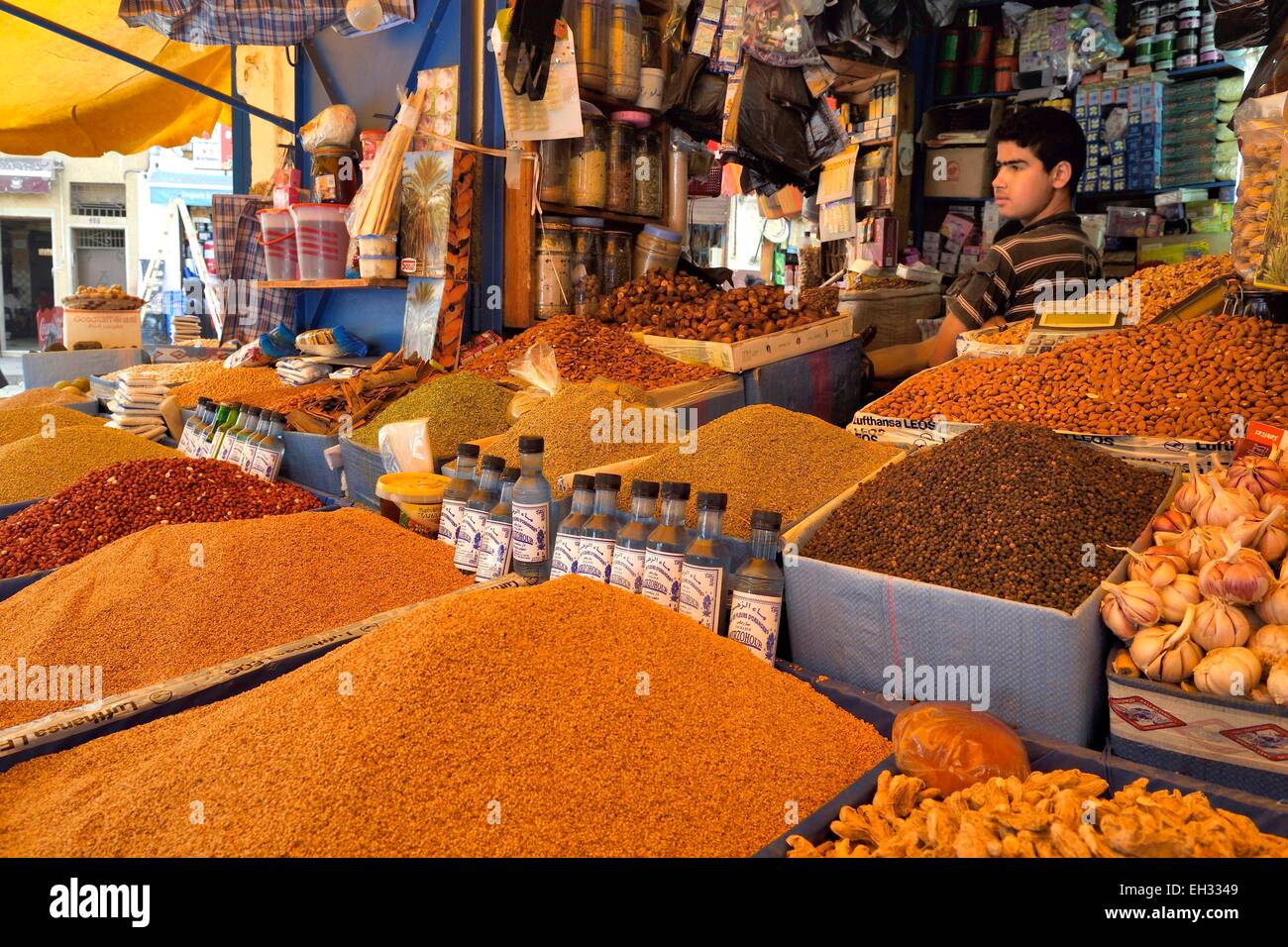 Maroc, Casablanca, ancienne Médina, marchand d'épices Banque D'Images